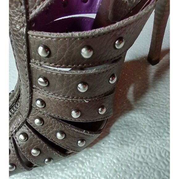 BCBG Brown Leather Studded Zip-front Peep Toe Heels Size 6B - Picture 14 of 15